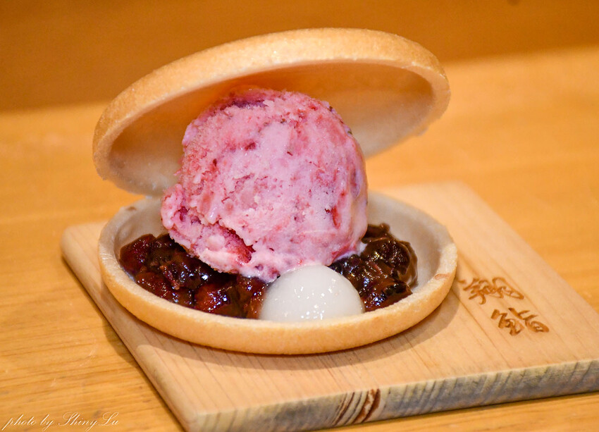 不惜重本選用日本空運來台的四季旬味，道地的日本料理手法，讓大家不用出國，一樣可以吃到日本時節的美味餐點