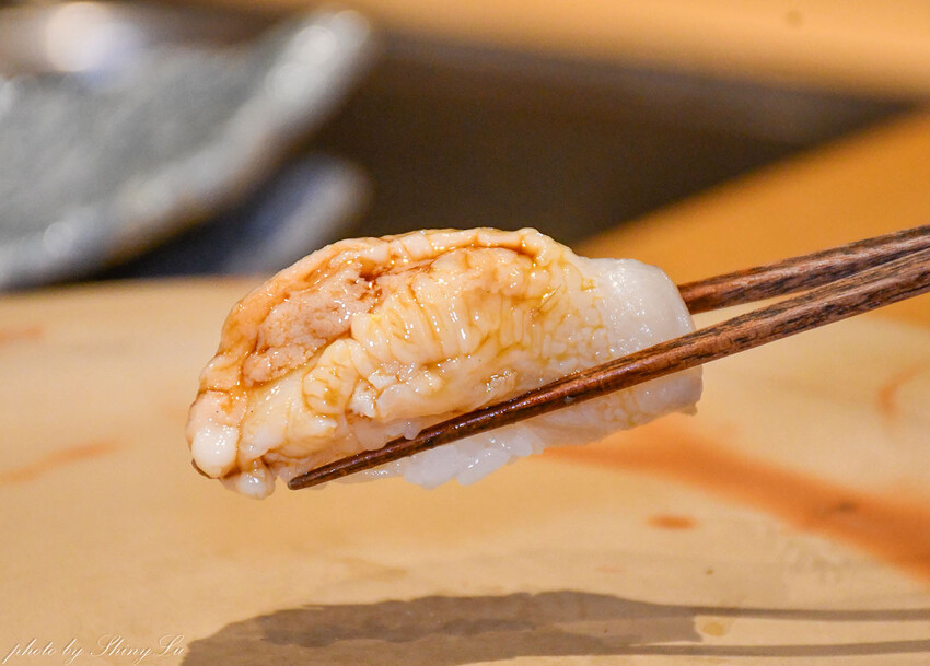 不惜重本選用日本空運來台的四季旬味，道地的日本料理手法，讓大家不用出國，一樣可以吃到日本時節的美味餐點