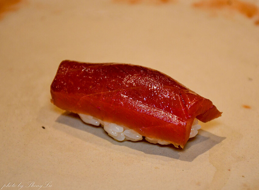 不惜重本選用日本空運來台的四季旬味，道地的日本料理手法，讓大家不用出國，一樣可以吃到日本時節的美味餐點