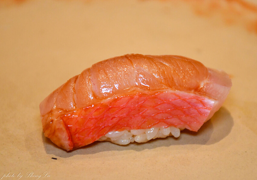 不惜重本選用日本空運來台的四季旬味，道地的日本料理手法，讓大家不用出國，一樣可以吃到日本時節的美味餐點