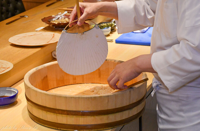 不惜重本選用日本空運來台的四季旬味，道地的日本料理手法，讓大家不用出國，一樣可以吃到日本時節的美味餐點