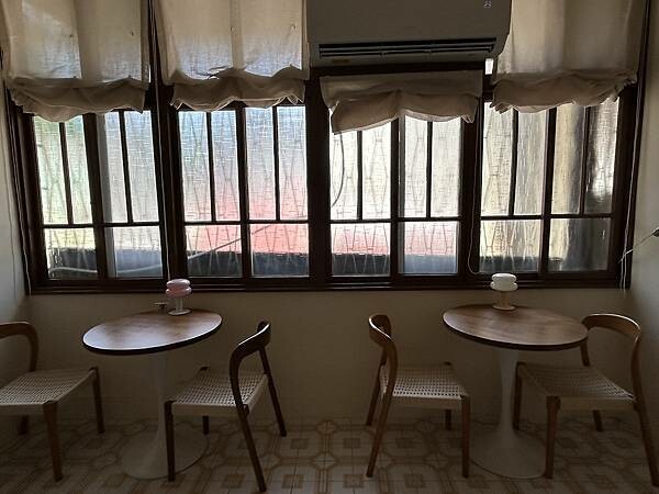 台南咖啡廳新開店！東區咖裏Cafe濃郁咖哩飯，日式復古咖啡廳氛圍。