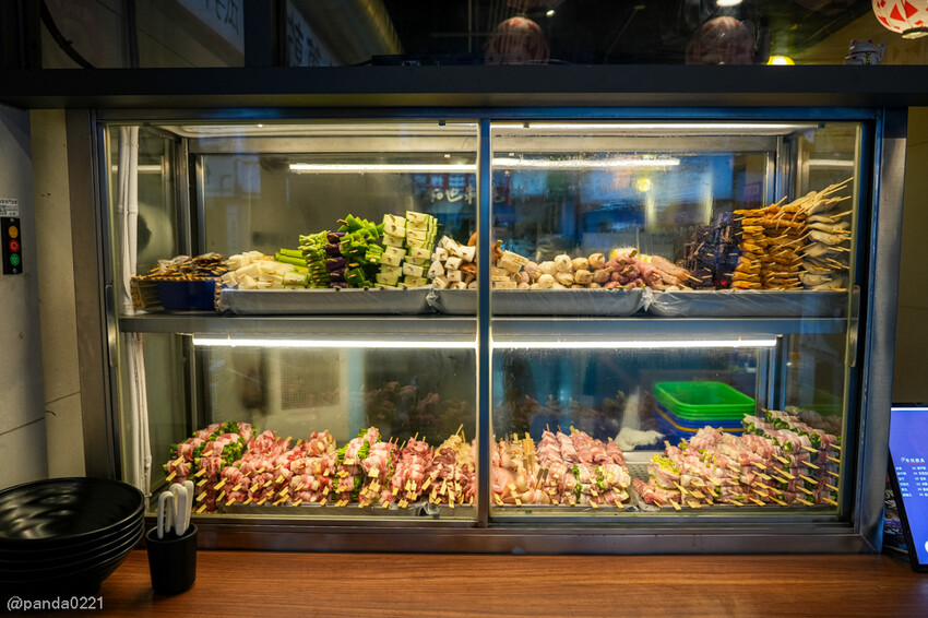 桃園｜和也串燒專門(桃園中正店)．多元水果口味串燒，浮誇啤酒柱聚餐必選！
