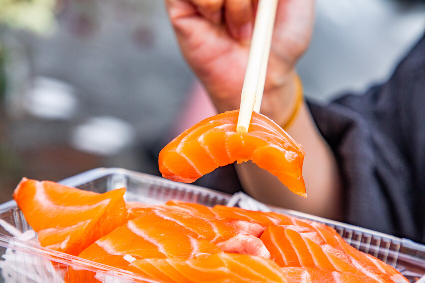 雲林隱藏版美食！斗六生魚片200元厚切生魚片CP值破表，在地私藏首選。