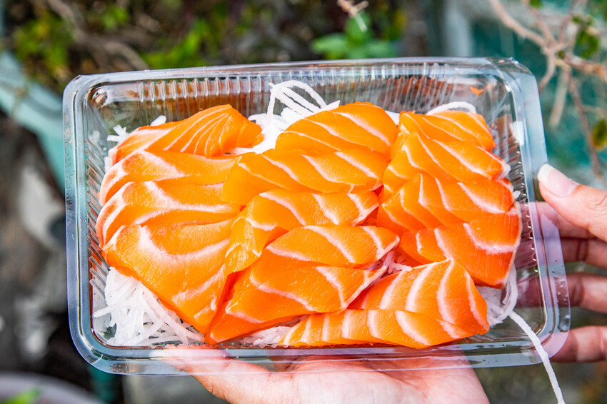 雲林隱藏版美食！斗六生魚片200元厚切生魚片CP值破表，在地私藏首選。