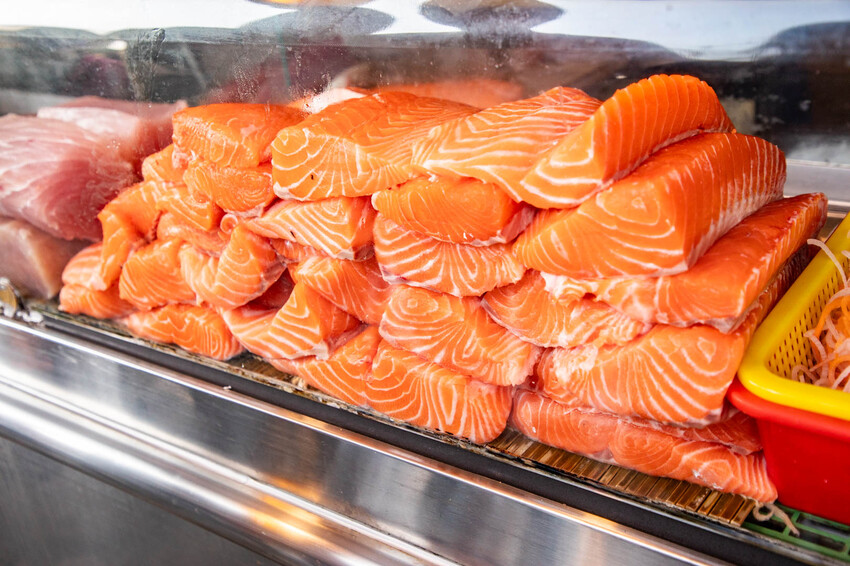 雲林隱藏版美食！斗六生魚片200元厚切生魚片CP值破表，在地私藏首選。