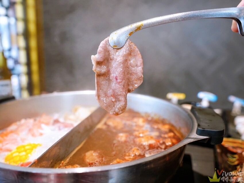 【魔椒頂級鴛鴦鍋】海鮮及現切肉品都很新鮮的鍋物吃到飽！還有多款飲品,啤酒,調酒暢飲！