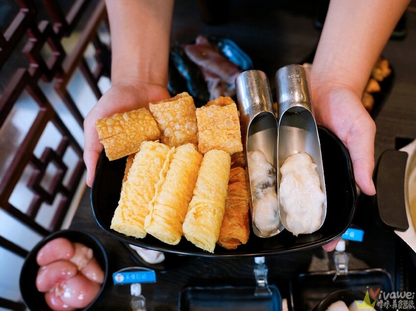 【魔椒頂級鴛鴦鍋】海鮮及現切肉品都很新鮮的鍋物吃到飽！還有多款飲品,啤酒,調酒暢飲！