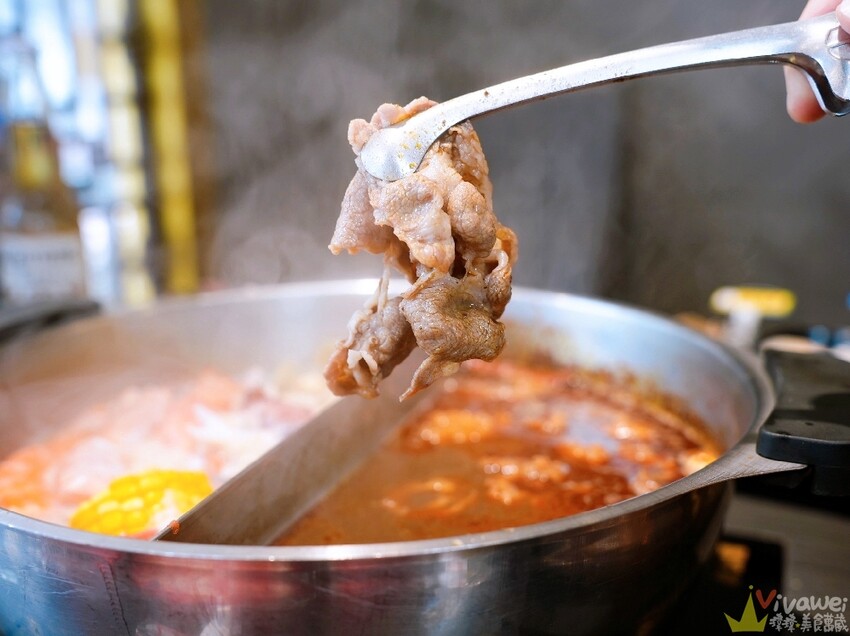 【魔椒頂級鴛鴦鍋】海鮮及現切肉品都很新鮮的鍋物吃到飽！還有多款飲品,啤酒,調酒暢飲！