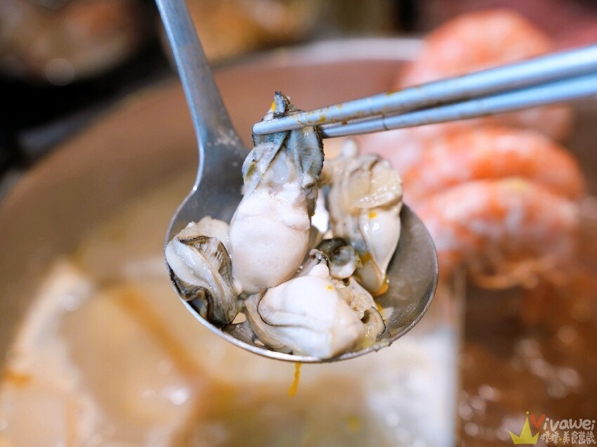 【魔椒頂級鴛鴦鍋】海鮮及現切肉品都很新鮮的鍋物吃到飽！還有多款飲品,啤酒,調酒暢飲！