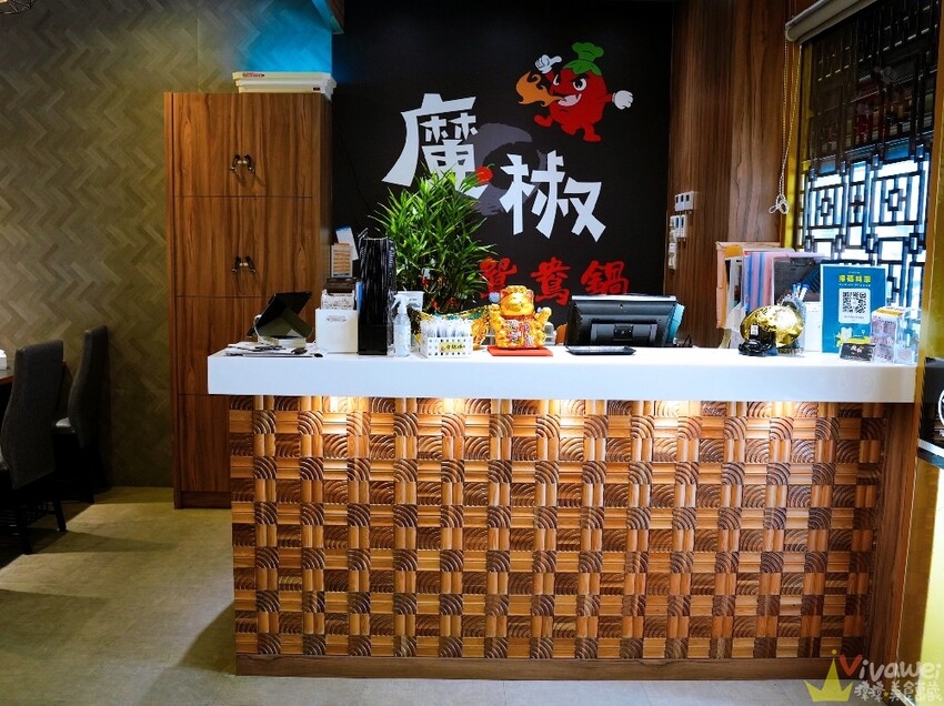 【魔椒頂級鴛鴦鍋】海鮮及現切肉品都很新鮮的鍋物吃到飽！還有多款飲品,啤酒,調酒暢飲！