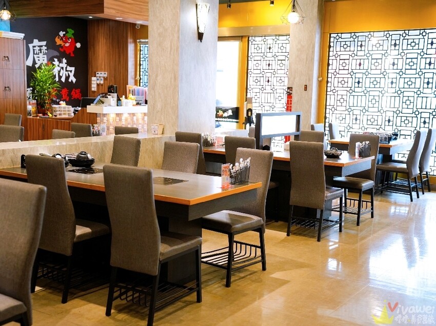 【魔椒頂級鴛鴦鍋】海鮮及現切肉品都很新鮮的鍋物吃到飽！還有多款飲品,啤酒,調酒暢飲！