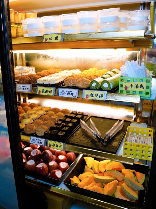 【魔椒頂級鴛鴦鍋】海鮮及現切肉品都很新鮮的鍋物吃到飽！還有多款飲品,啤酒,調酒暢飲！