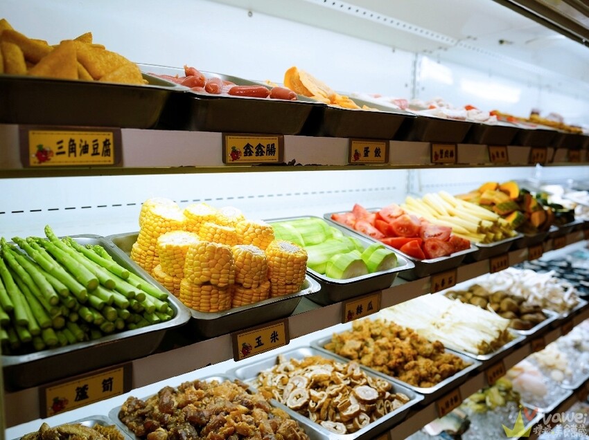 【魔椒頂級鴛鴦鍋】海鮮及現切肉品都很新鮮的鍋物吃到飽！還有多款飲品,啤酒,調酒暢飲！