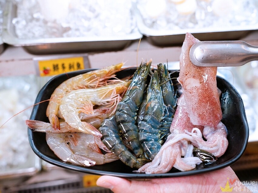 【魔椒頂級鴛鴦鍋】海鮮及現切肉品都很新鮮的鍋物吃到飽！還有多款飲品,啤酒,調酒暢飲！