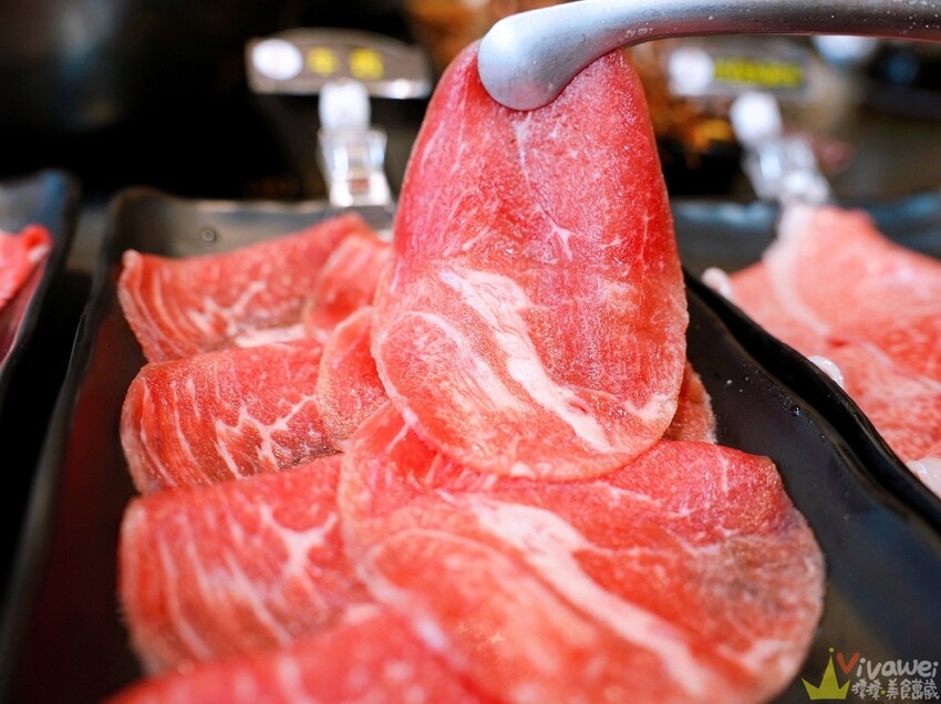 【魔椒頂級鴛鴦鍋】海鮮及現切肉品都很新鮮的鍋物吃到飽！還有多款飲品,啤酒,調酒暢飲！