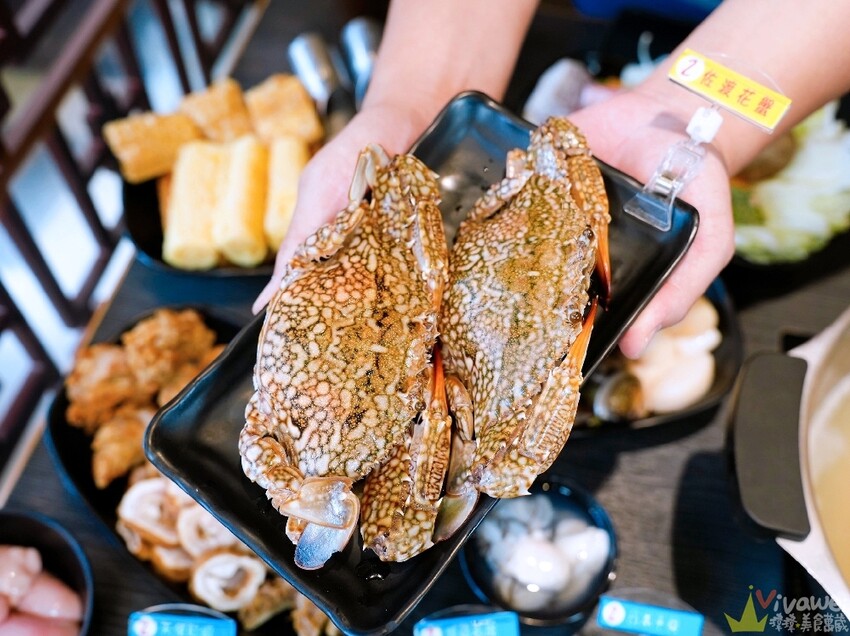 【魔椒頂級鴛鴦鍋】海鮮及現切肉品都很新鮮的鍋物吃到飽！還有多款飲品,啤酒,調酒暢飲！