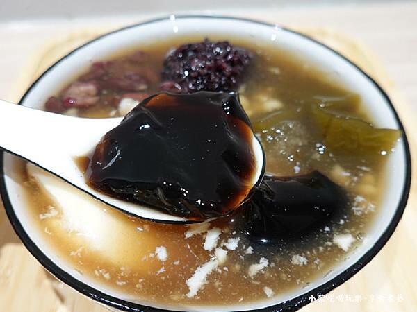 鎵豆花-黑白豆花加價變5種配料 (2).jpg