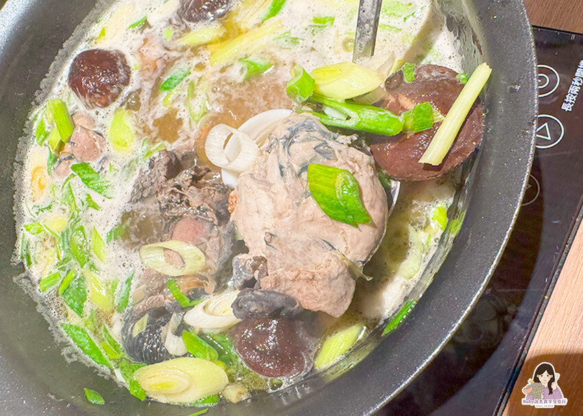 【新莊美食】台中人氣火鍋店 萬客什鍋新莊分店新開幕！石頭爆炒