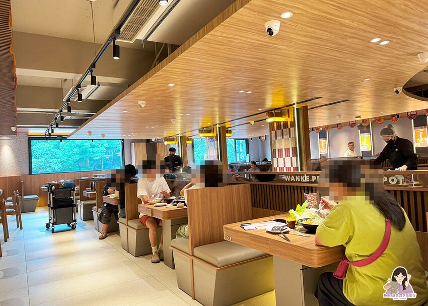 【新莊美食】台中人氣火鍋店 萬客什鍋新莊分店新開幕！石頭爆炒