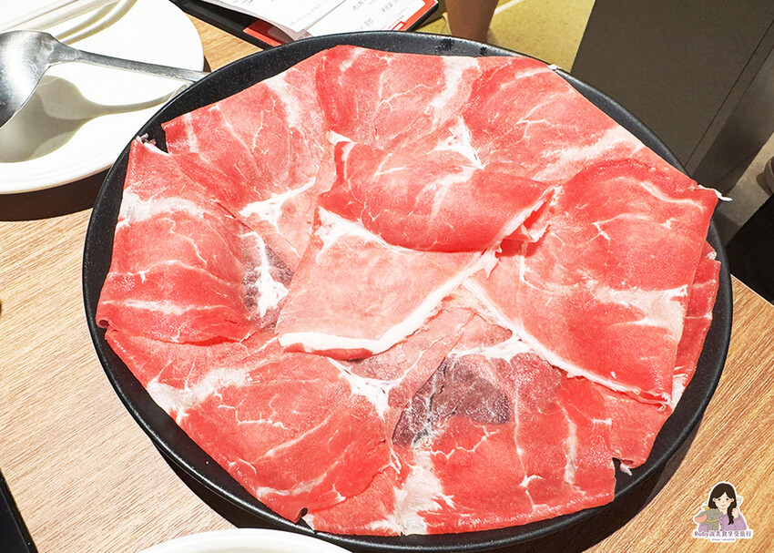 【新莊美食】台中人氣火鍋店 萬客什鍋新莊分店新開幕！石頭爆炒