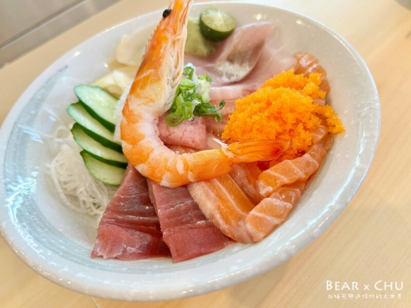 圓山站生魚片丼飯首選！安安生魚小料理超值生魚片丼飯，食材新鮮份量十足。