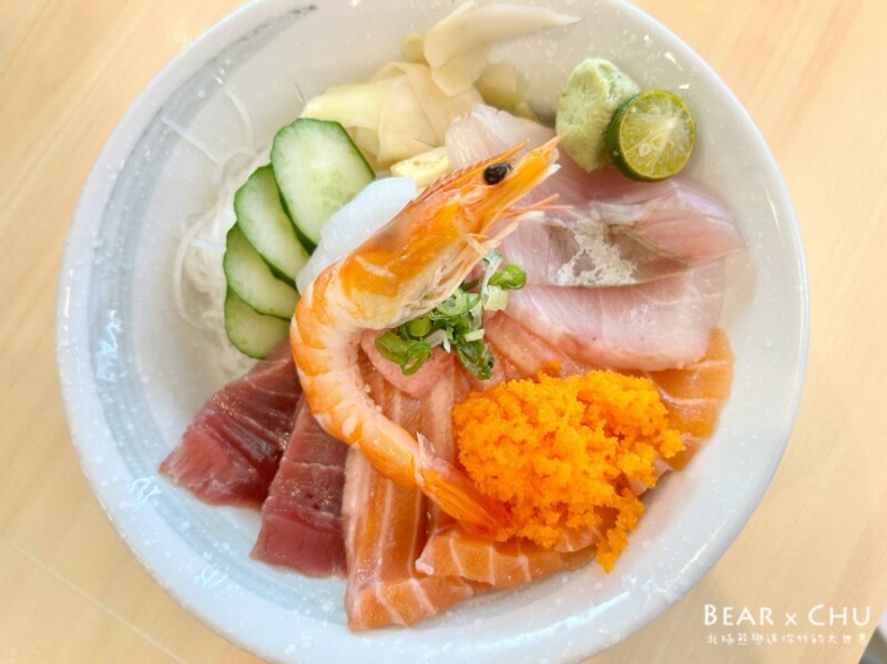 圓山站生魚片丼飯首選！安安生魚小料理超值生魚片丼飯，食材新鮮份量十足。