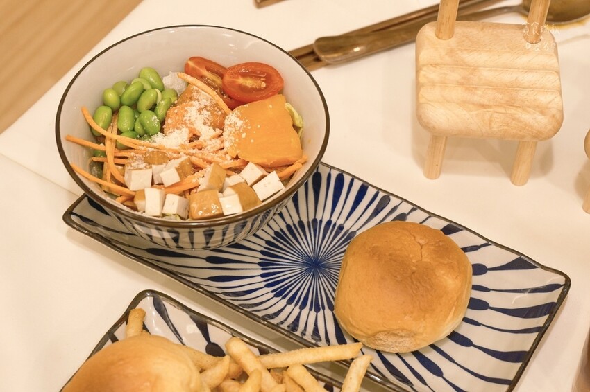 台中北屯|可以喝湯的義大利麵!濃郁不厚重、料多麵Q的義式湯麵 台中北屯|可以喝湯的義大利麵!濃郁不厚重、料多麵Q的義式湯麵