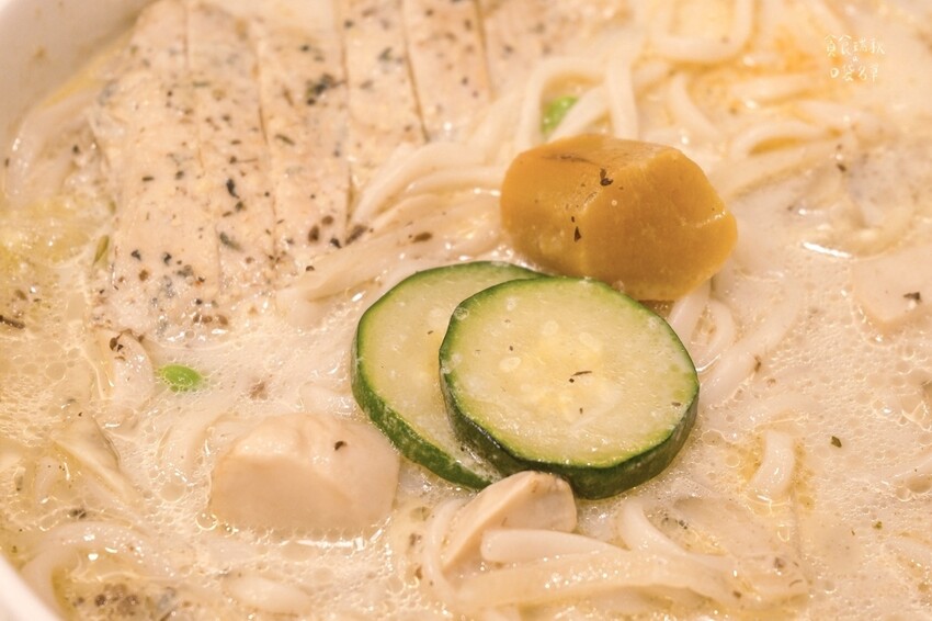 台中北屯|可以喝湯的義大利麵!濃郁不厚重、料多麵Q的義式湯麵 台中北屯|可以喝湯的義大利麵!濃郁不厚重、料多麵Q的義式湯麵