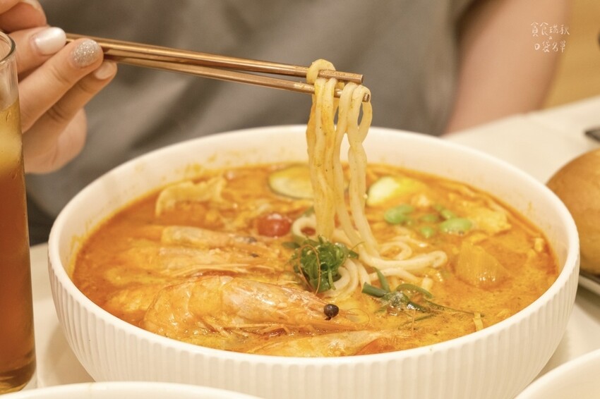 台中北屯|可以喝湯的義大利麵!濃郁不厚重、料多麵Q的義式湯麵 台中北屯|可以喝湯的義大利麵!濃郁不厚重、料多麵Q的義式湯麵