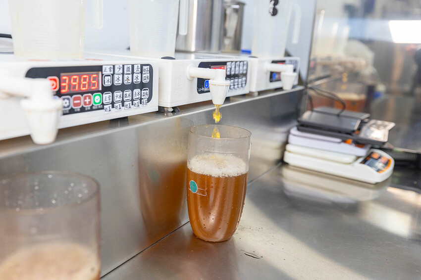 語林萃｜台中勤美飲料店推薦，金獎茶葉精品奶蓋專賣店，奶油界的愛馬仕法國ÉCHIRÉ艾許牛乳，芙柔六分打發工藝2025台中西區飲料推薦