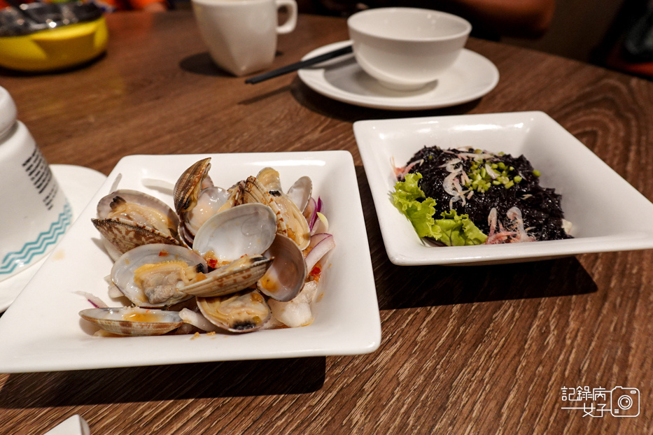 10王品集團聚餐莆田PUTIEN前菜蝦苗嫩紫菜蒜鮮花蛤.jpg