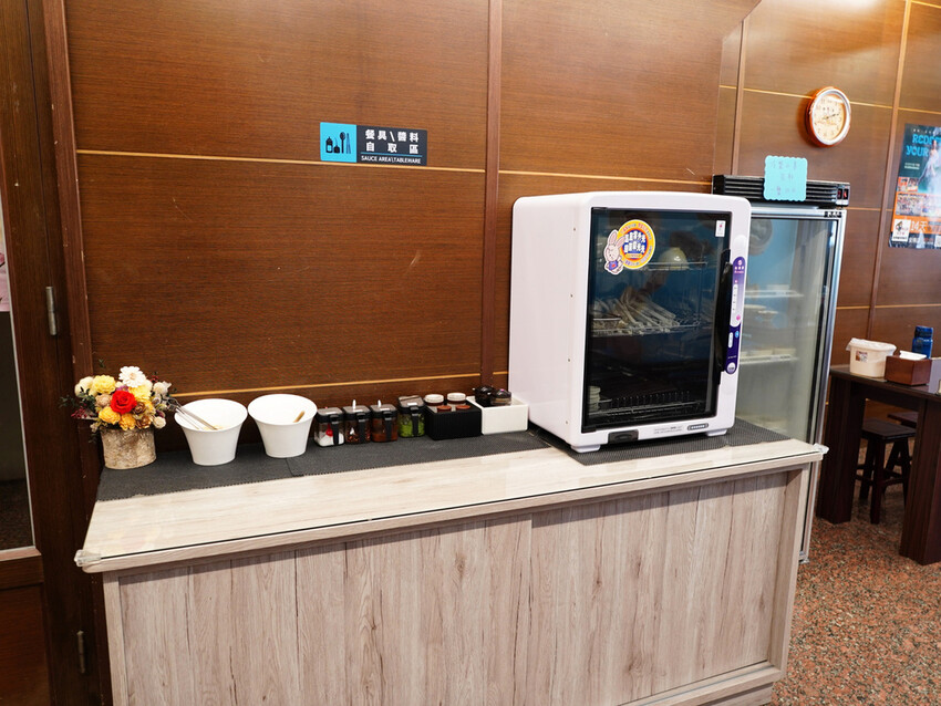 安南區美食推薦│海霸海鮮鍋燒│冷氣店面│料多新鮮又實在│海鮮