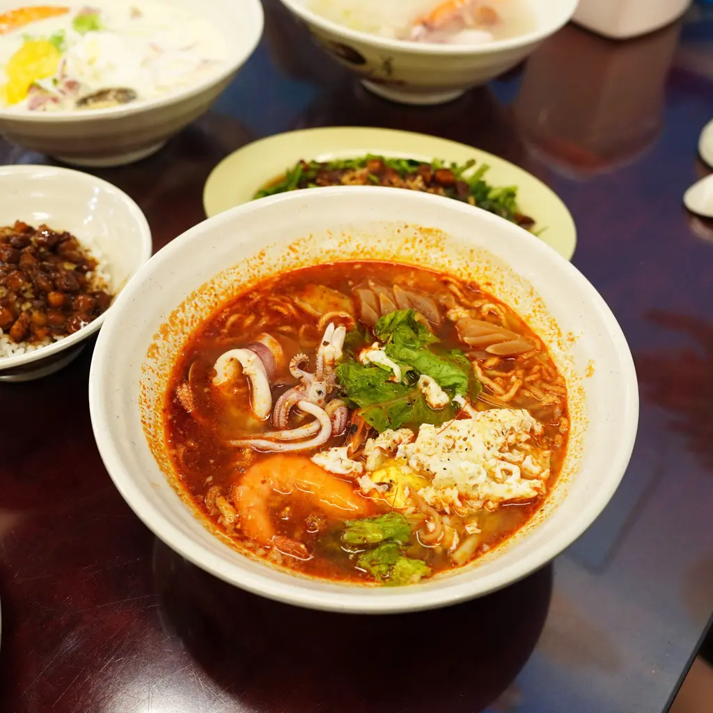 安南區美食推薦│海霸海鮮鍋燒│冷氣店面│料多新鮮又實在│海鮮