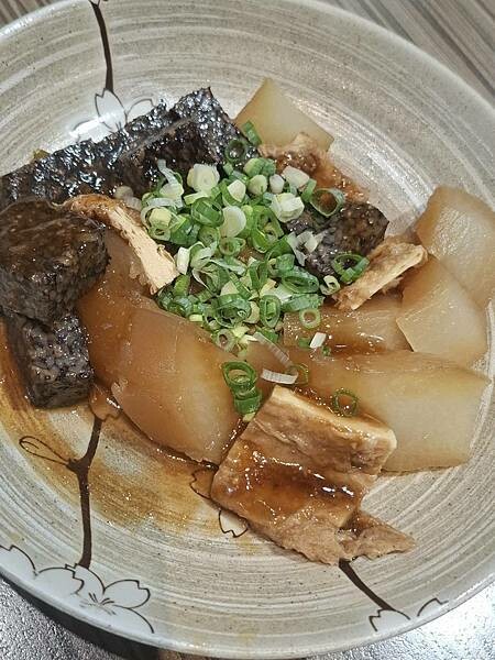 台北捷運-忠孝敦化站,好吃到排隊排再久都值得的-牛肉麵.雞湯