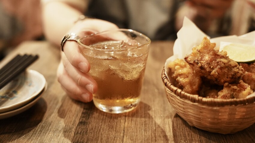 士林夜市巷弄居酒屋！月里小酌道地日式串燒居酒屋，明太子烏龍麵必吃。