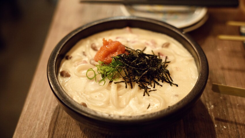 士林夜市巷弄居酒屋！月里小酌道地日式串燒居酒屋，明太子烏龍麵必吃。