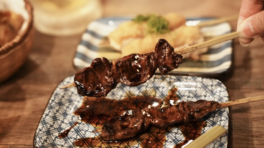 士林夜市巷弄居酒屋！月里小酌道地日式串燒居酒屋，明太子烏龍麵必吃。