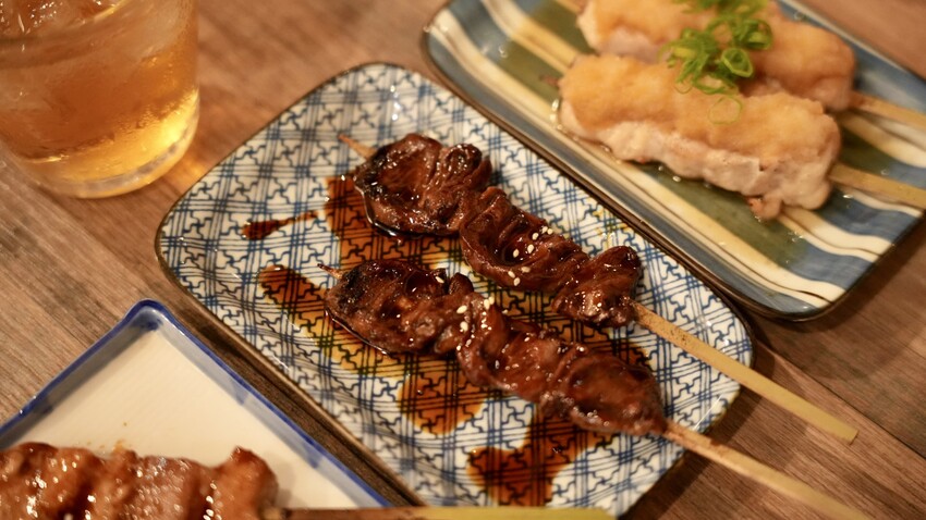 士林夜市巷弄居酒屋！月里小酌道地日式串燒居酒屋，明太子烏龍麵必吃。