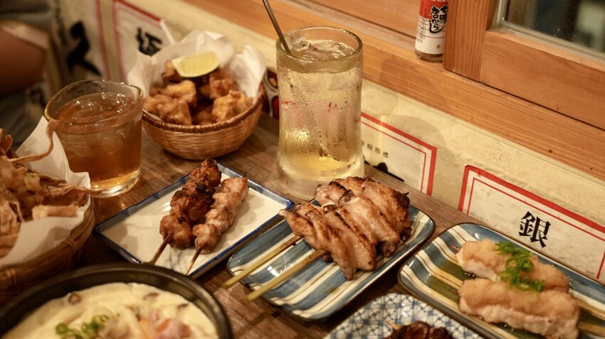 士林夜市巷弄居酒屋！月里小酌道地日式串燒居酒屋，明太子烏龍麵必吃。