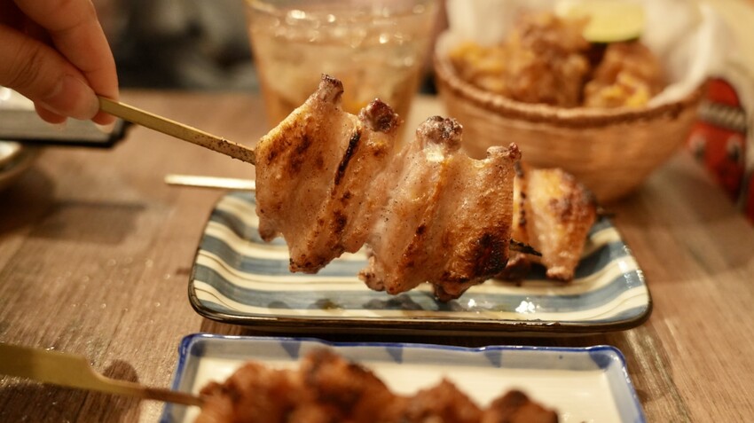 士林夜市巷弄居酒屋！月里小酌道地日式串燒居酒屋，明太子烏龍麵必吃。