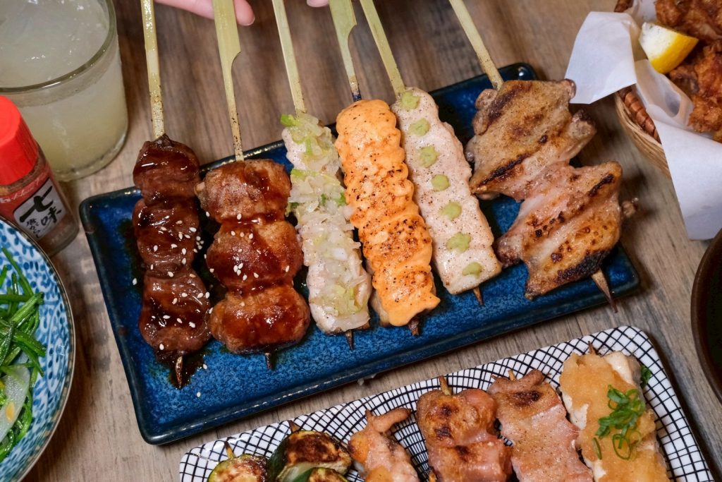 士林串燒推薦！日式月里小酌 串燒居酒屋藏巷弄，超過20款創意串燒。