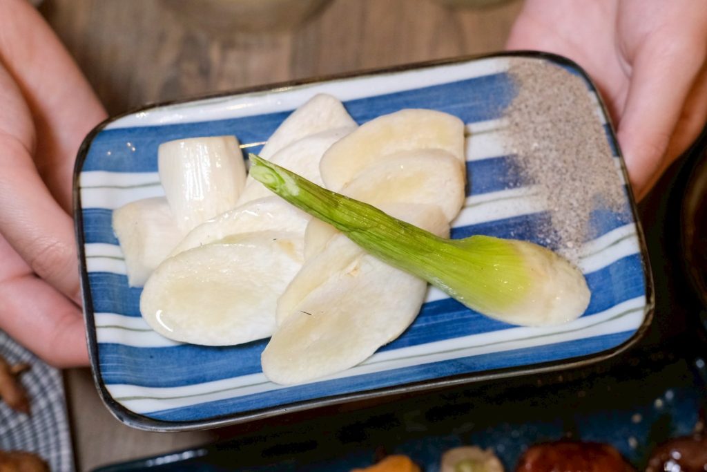 士林串燒推薦！日式月里小酌 串燒居酒屋藏巷弄，超過20款創意串燒。