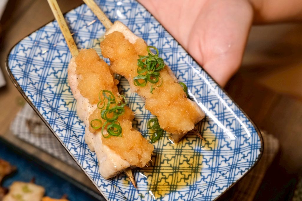 士林串燒推薦！日式月里小酌 串燒居酒屋藏巷弄，超過20款創意串燒。