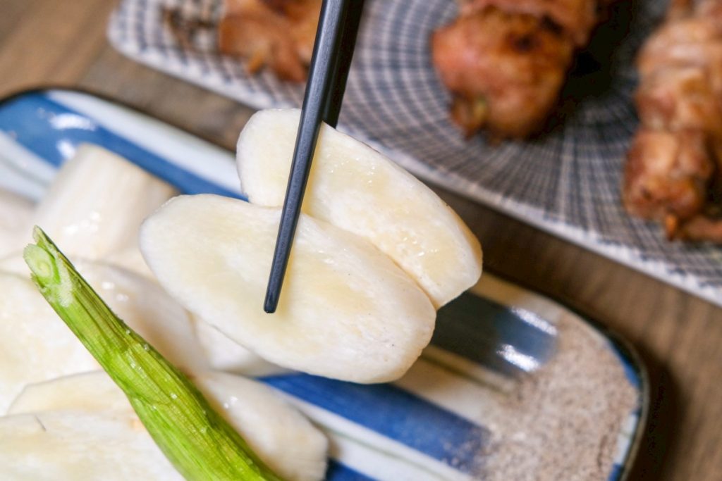 士林串燒推薦！日式月里小酌 串燒居酒屋藏巷弄，超過20款創意串燒。