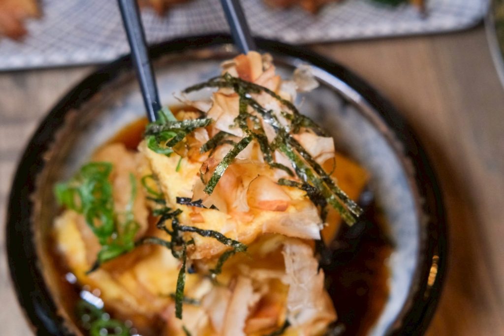 士林串燒推薦！日式月里小酌 串燒居酒屋藏巷弄，超過20款創意串燒。