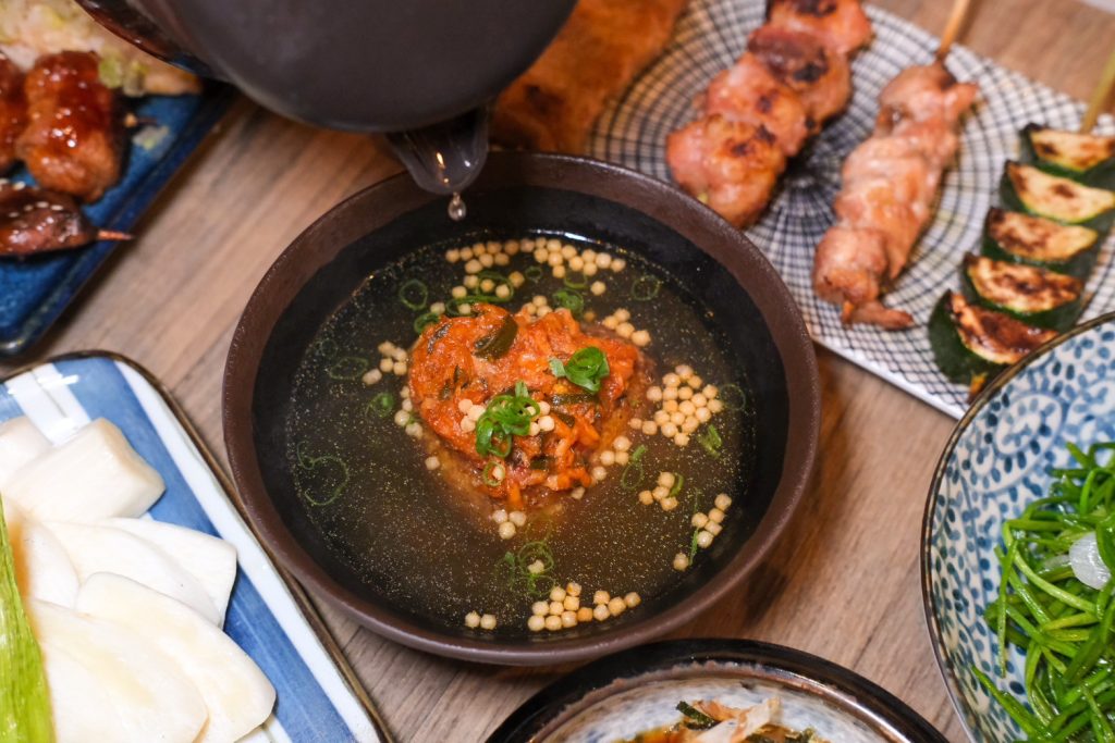 士林串燒推薦！日式月里小酌 串燒居酒屋藏巷弄，超過20款創意串燒。