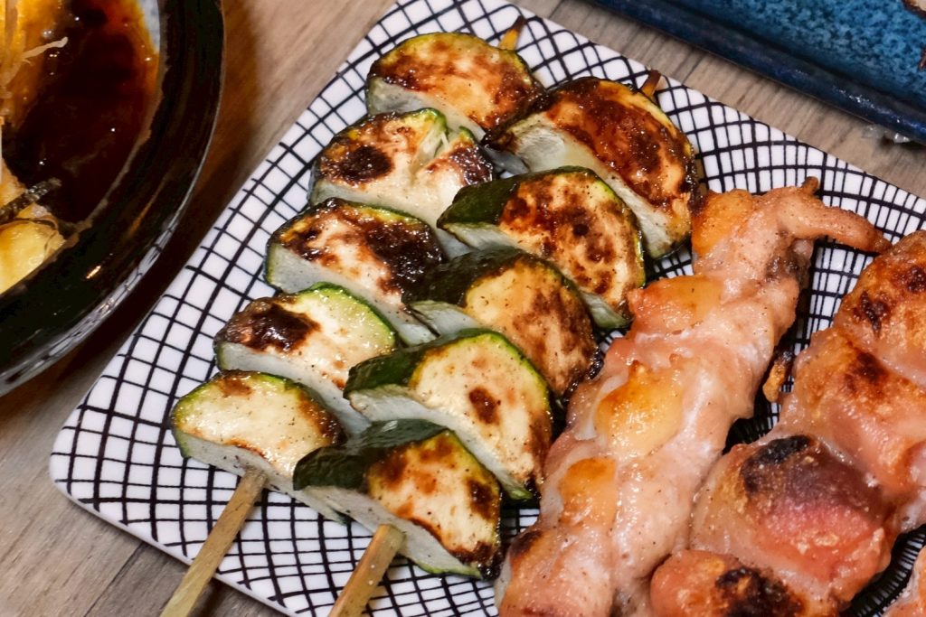 士林串燒推薦！日式月里小酌 串燒居酒屋藏巷弄，超過20款創意串燒。