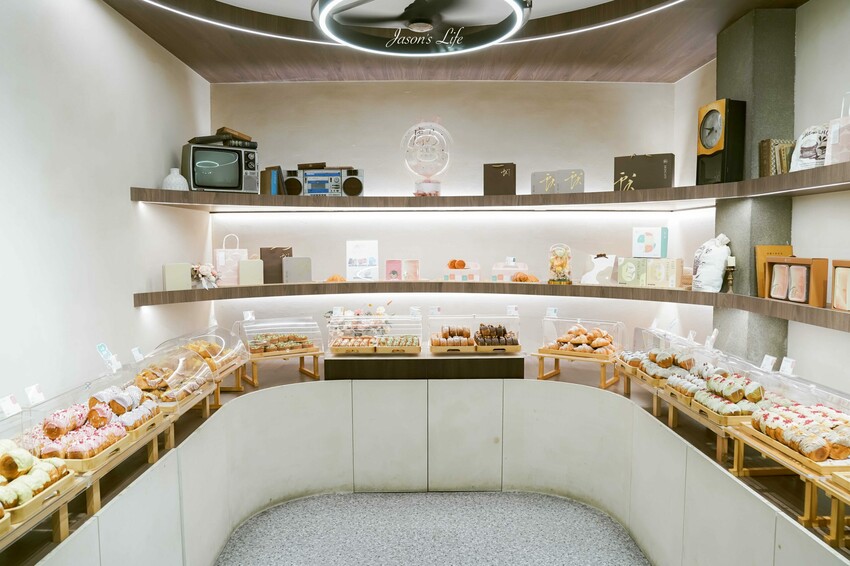 台南甜點新開店！圓可頌必吃「獻烘焙」老宅庭院，近30款口味圓可頌天堂。