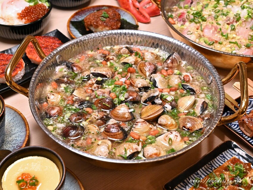 西屯太太｜台中新開幕特色餐廳，主打緬式火鍋、炭火烤物，營業至凌晨一點半 - 糖糖's 享食生活